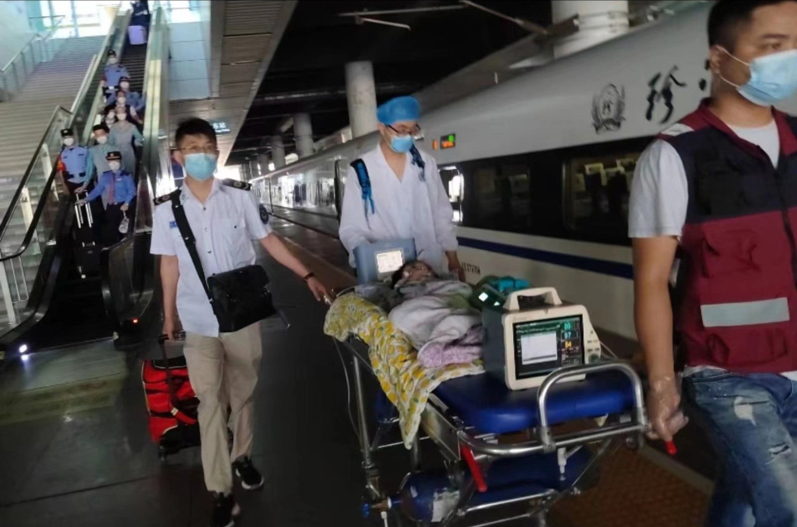 武山县高铁转运公司